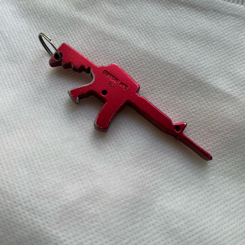 SUPREME Red M16 Gun Bottle Opener Key Chain - Picture 3 of 4